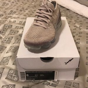 WOMENS Nike vapormax